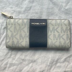 Michael Kors Zip Long Wallet